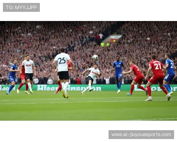 五人制足球场上的拼搏精神与球星励志故事激励着每一个追梦者的奋斗旅程