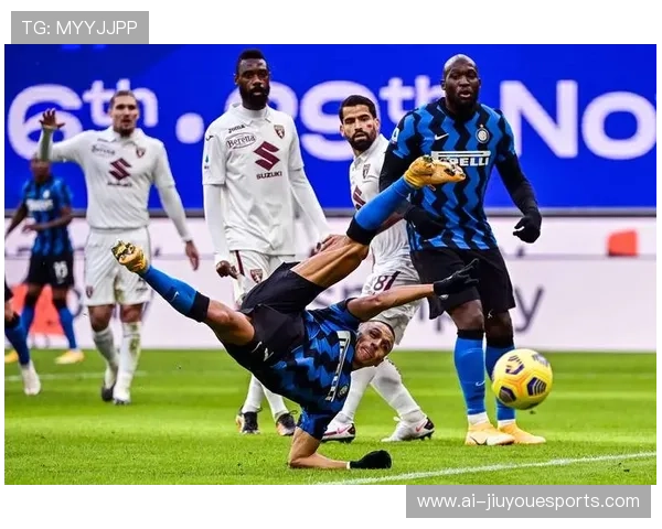 欧冠赛场上的足球鞋与球星：揭示顶级球员如何借助装备制胜