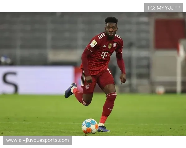 球星亲自下场推销足球引爆球迷热情掀起运动装备购买狂潮